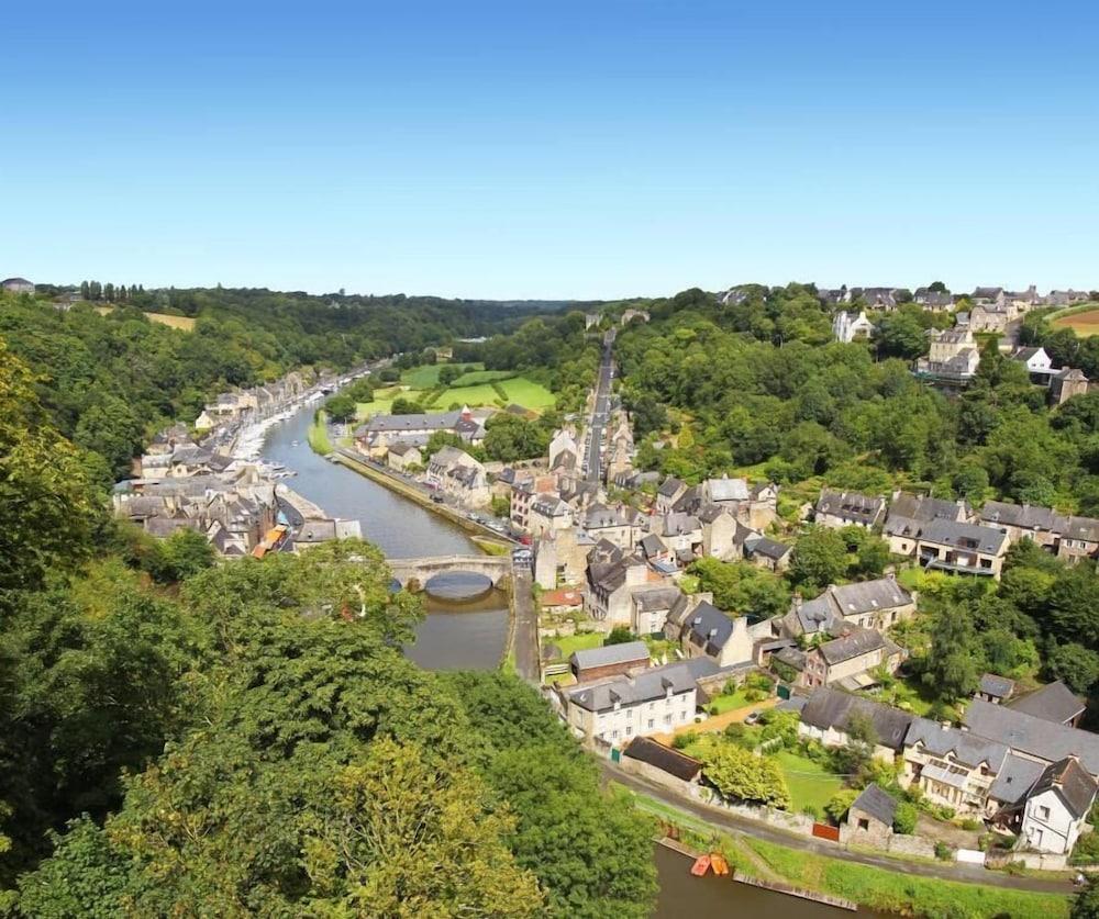 Vacancéole - Le Duguesclin Dinan Esterno foto